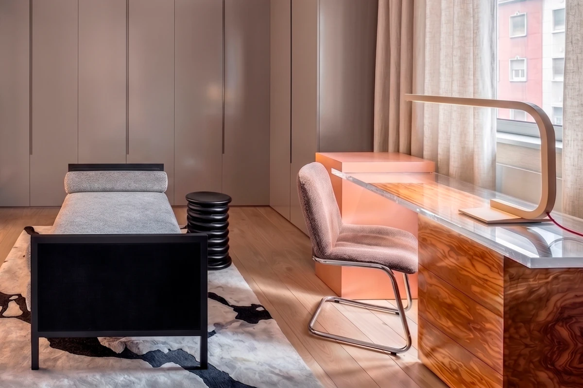 TABLE LAMP ANGLE LIGHT