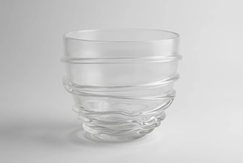 ROUND GLASS VASE TWISTED