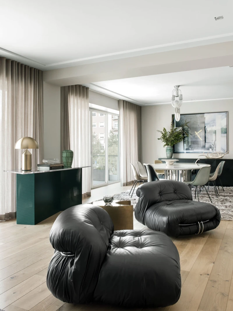 PAIR OF ARMCHAIRS SORIANA
