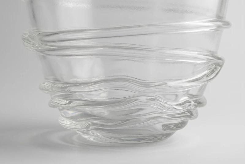 ROUND GLASS VASE TWISTED