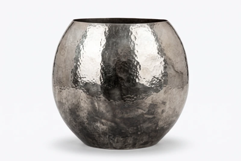 METAL VASE
