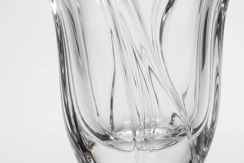 GLASS VASE